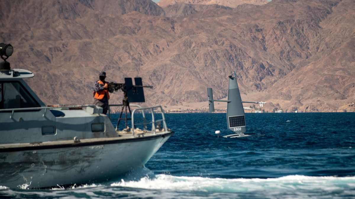 Námořnictvo USA není připravené na námořní dronovou válku, peníze jdou stále na velké lodě